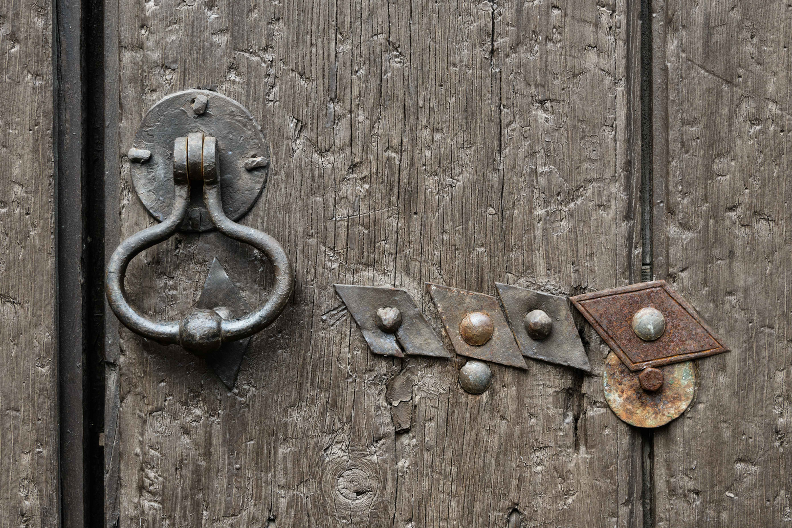 Detalle de viejo portal