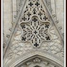 DETALLE SOBRE PUERTA ACCESO EN CATEDRAL BARCELONA, BCN