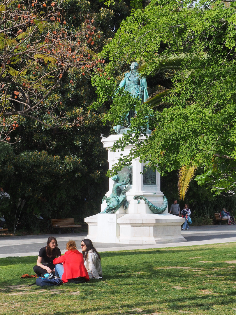 Détente à la Promenade du Paillon