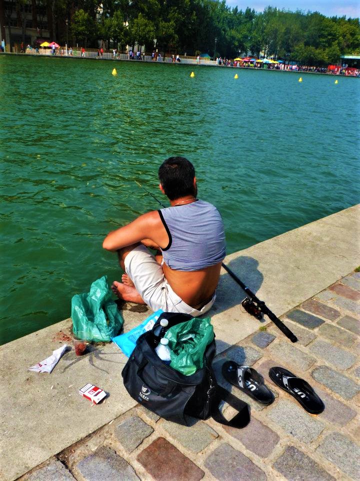 Détente au bassin de la Villette