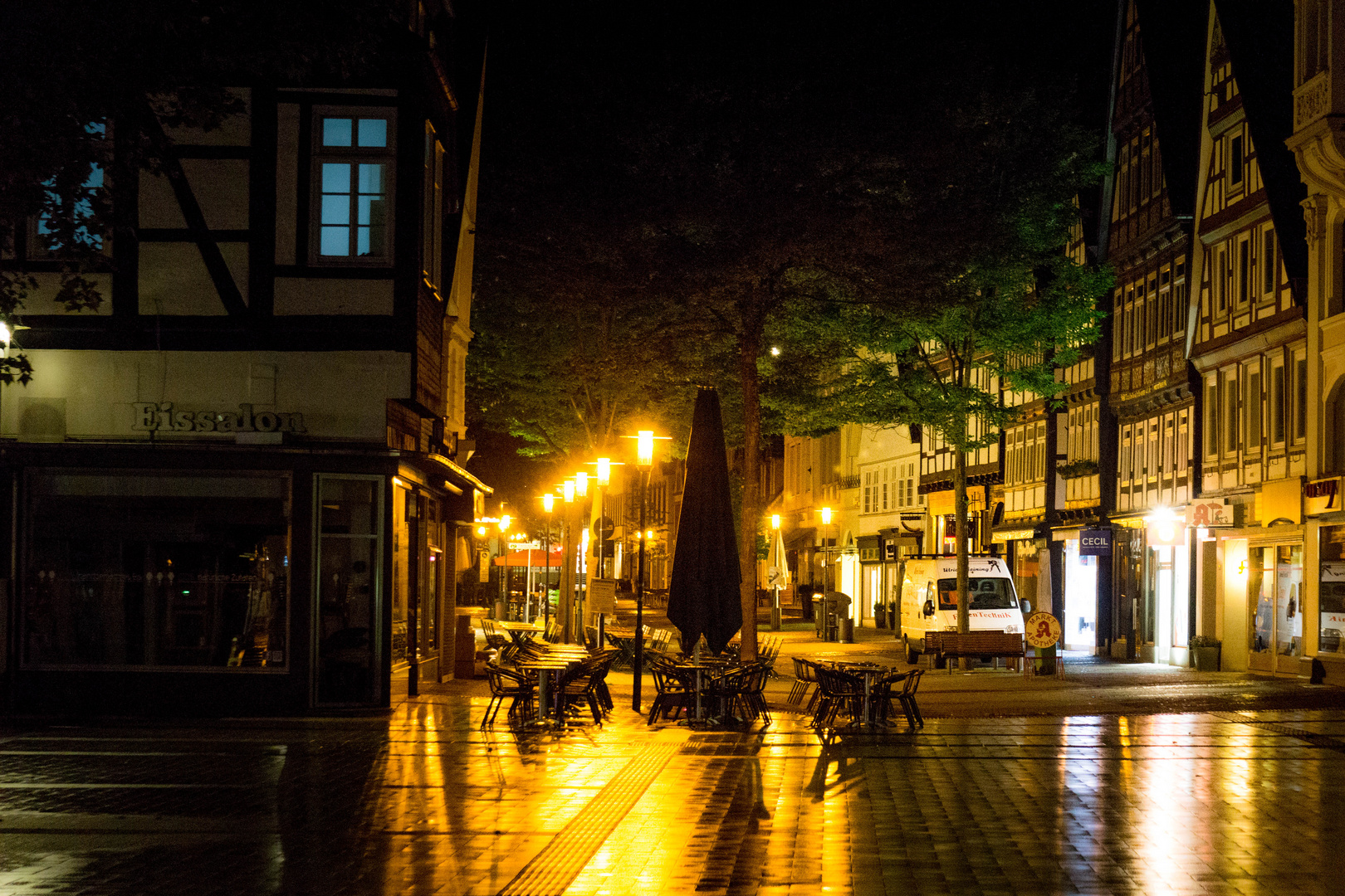 Detmold im regen und bei Nacht