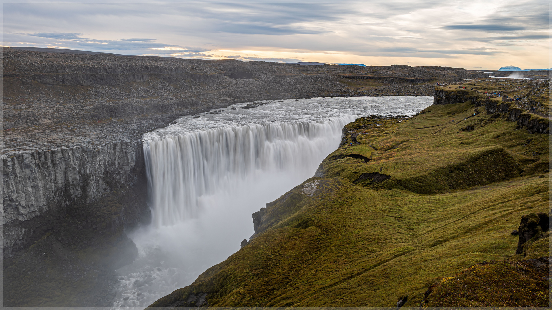 * Dettifoss * 