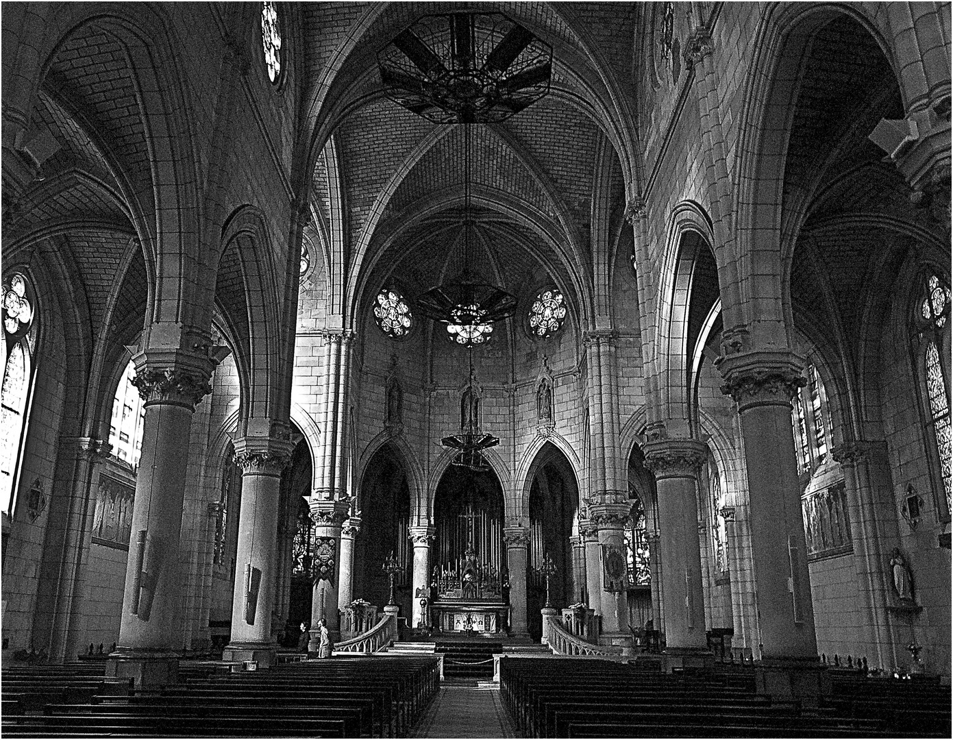 Deuil,…l’Eglise Sainte Eugénie de Biarritz -- Trauer,…Die Kirche « Sainte Eugénie » von Biarritz