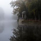 Deuß-Tempel im Nebel - Stadtwald Krefeld