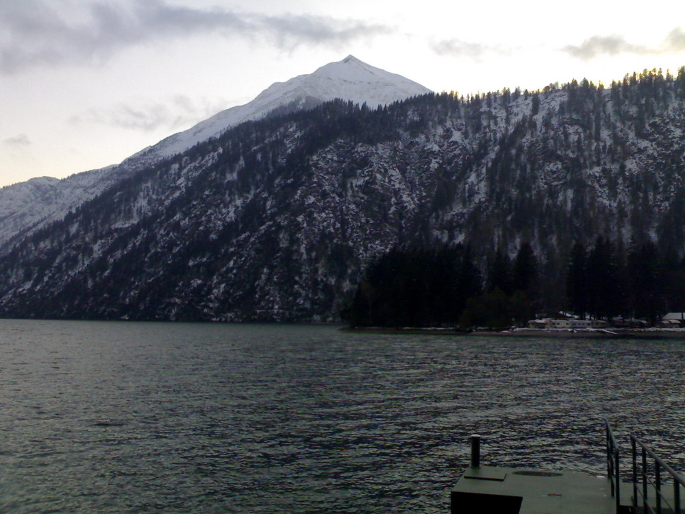 Deutsch-Österreichesche Grenze hinterm Tegernsee !