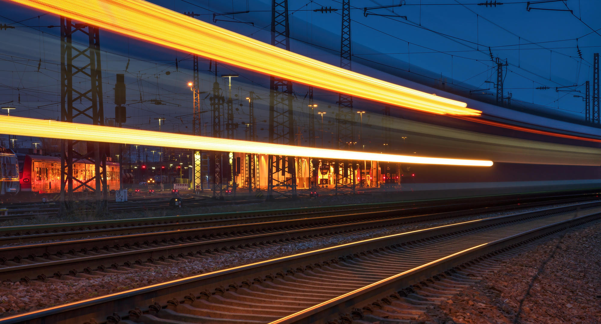 Deutsche Bahn und Lichtgeschwindigkeit ? Naja zumindest theoretisch...