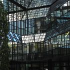 Deutsche Bank Frankfurt - Prismatischen Formenspiele