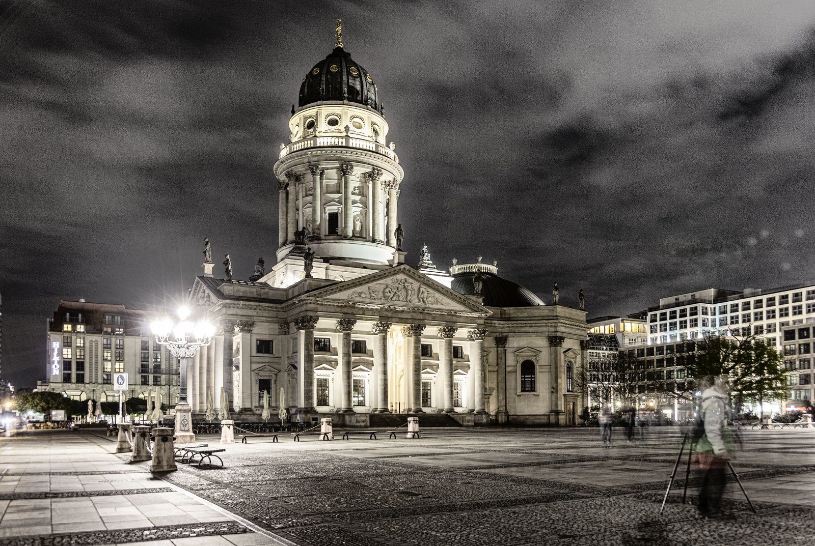 Deutscher Dom in Berlin am Abend