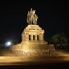 Deutsches Eck bei Nacht