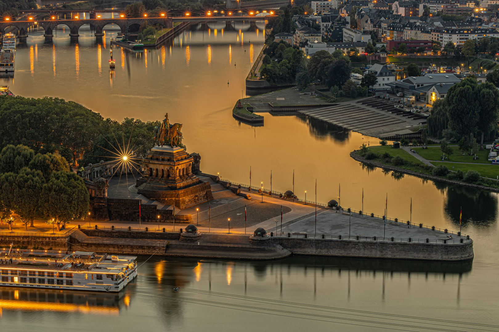 Deutsches Eck bei Sonnenuntergang