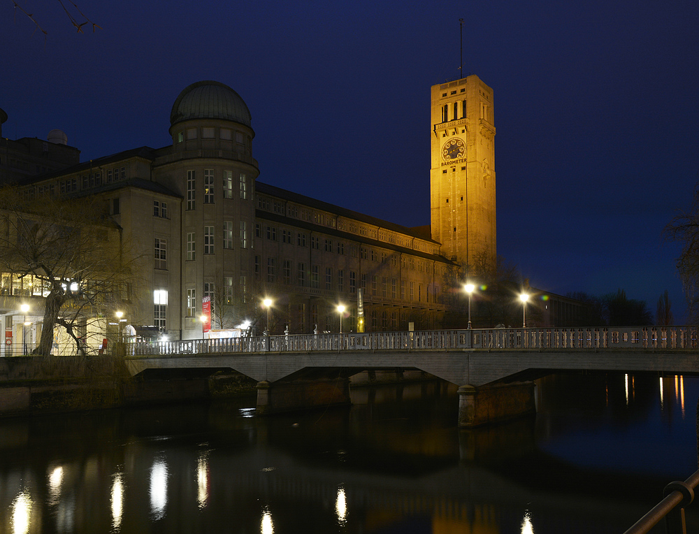 Deutsches Museum mit der Boschbrücke - München bei Nacht
