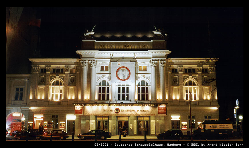 Deutsches Schauspielhaus um Mitternacht