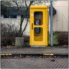 Deutschland im Quadrat - Gelbe Telefonzelle