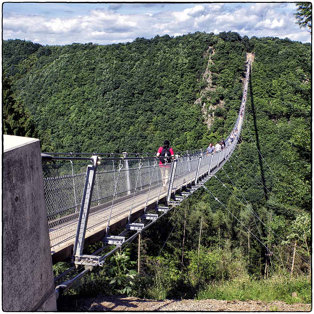 Deutschland im Quadrat - Hängeseilbrücke Geierlay