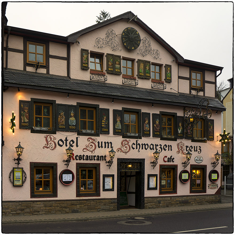 Deutschland im Quadrat - Hotel zum schwarzen Kreuz