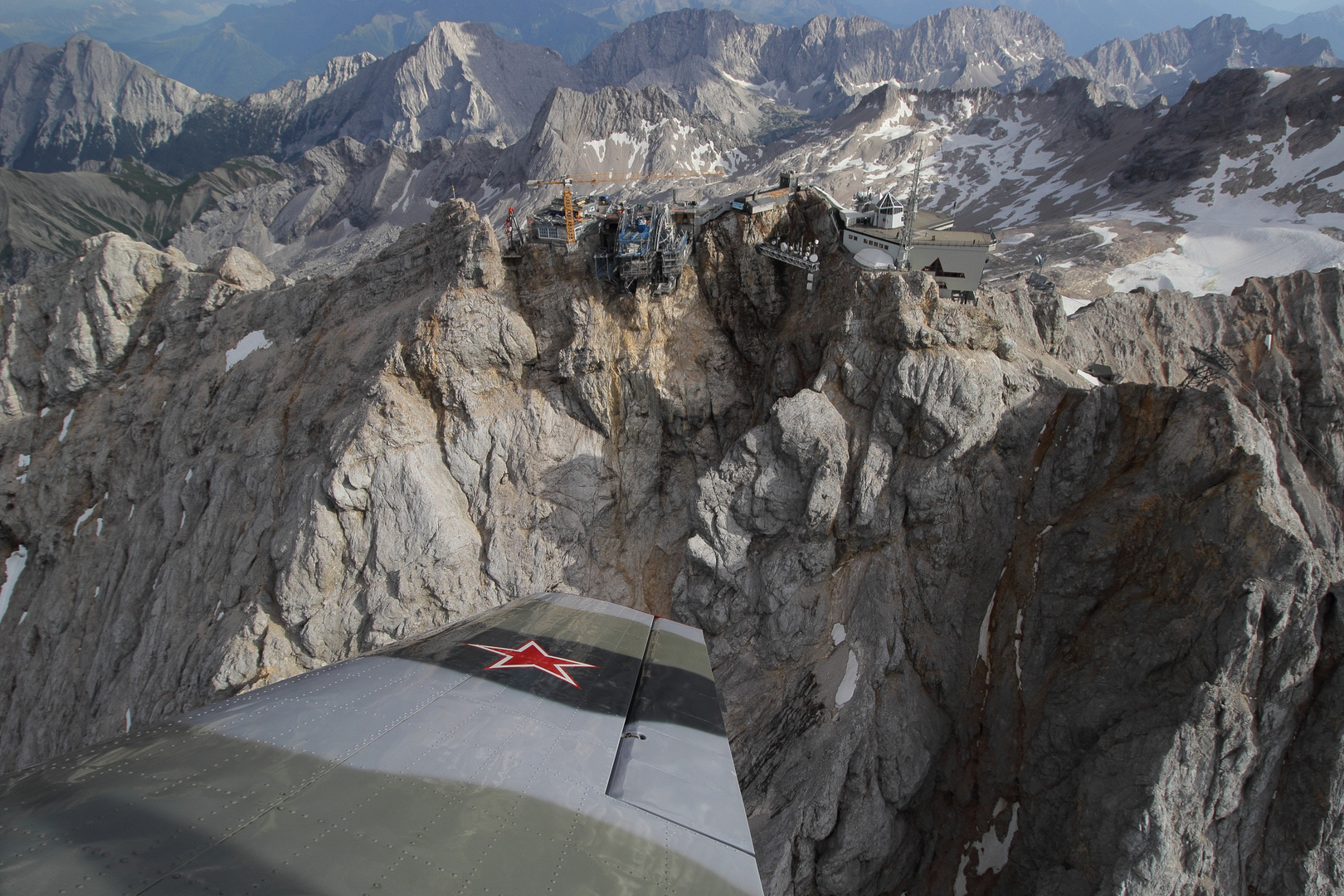 Deutschlands Höchtse Baustelle -YAK Flug Zugspitze 5 7 17