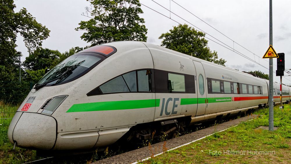 DEUTSCHLANDS SCHNELLSTER KLIMASCHÜTZER AUF DEM GRÜNEN AUSWEICHGLEIS