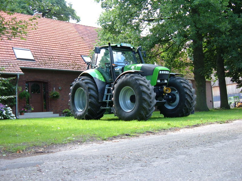 Deutz-Agrotron-215