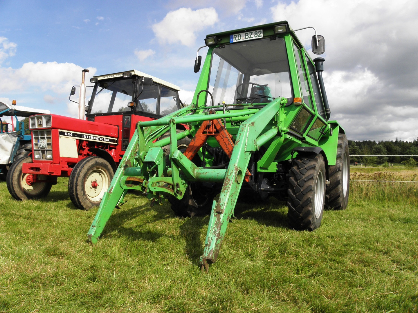 Deutz Intrac mit Frontlader