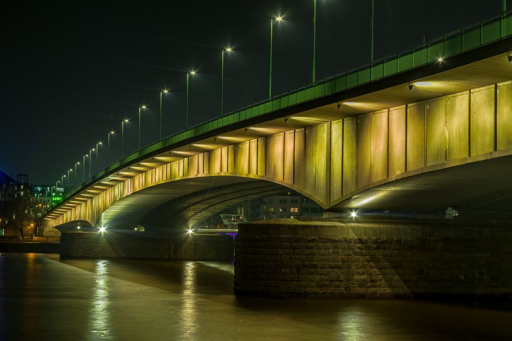 Deutzer Brücke, abends die schönste Kölner Brücke 