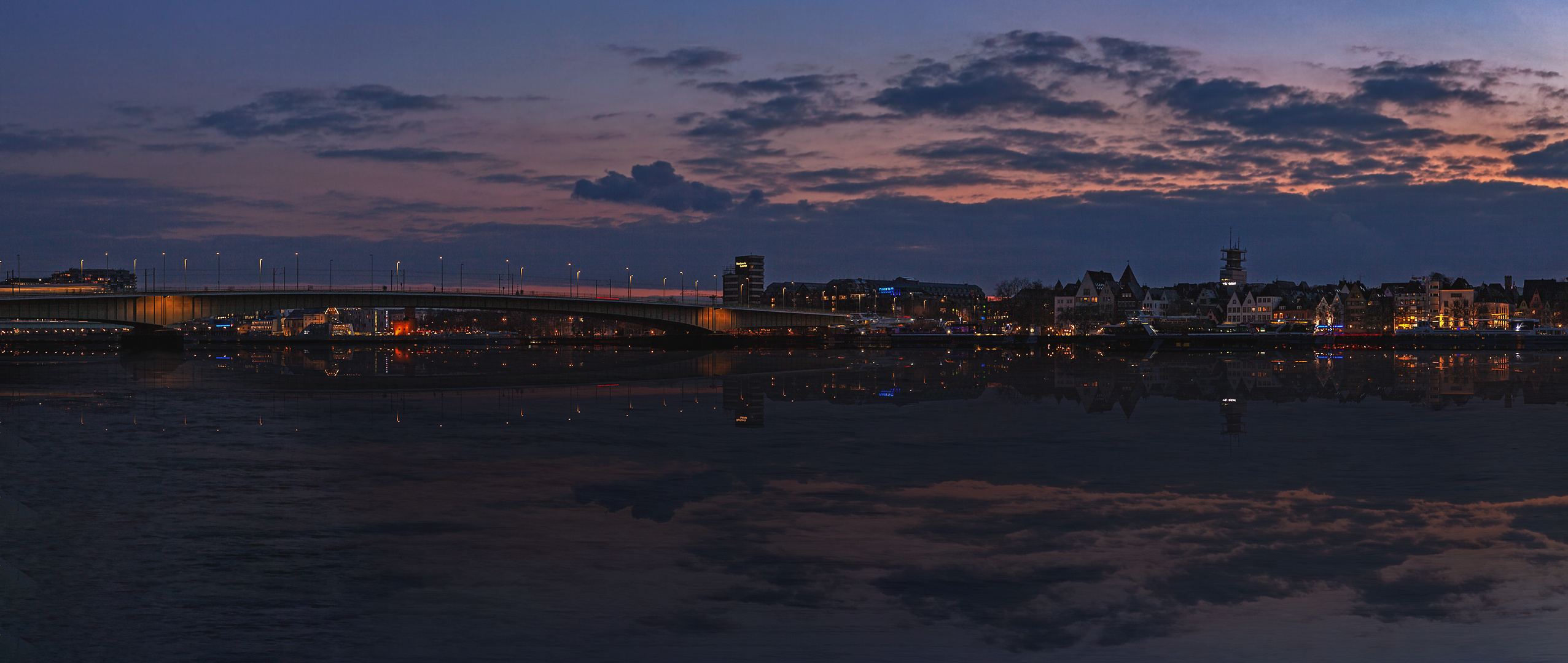 Deutzer Brücke  im Abendlicht 004