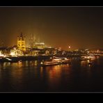 Deutzer Brücke knapp vor Mitternacht