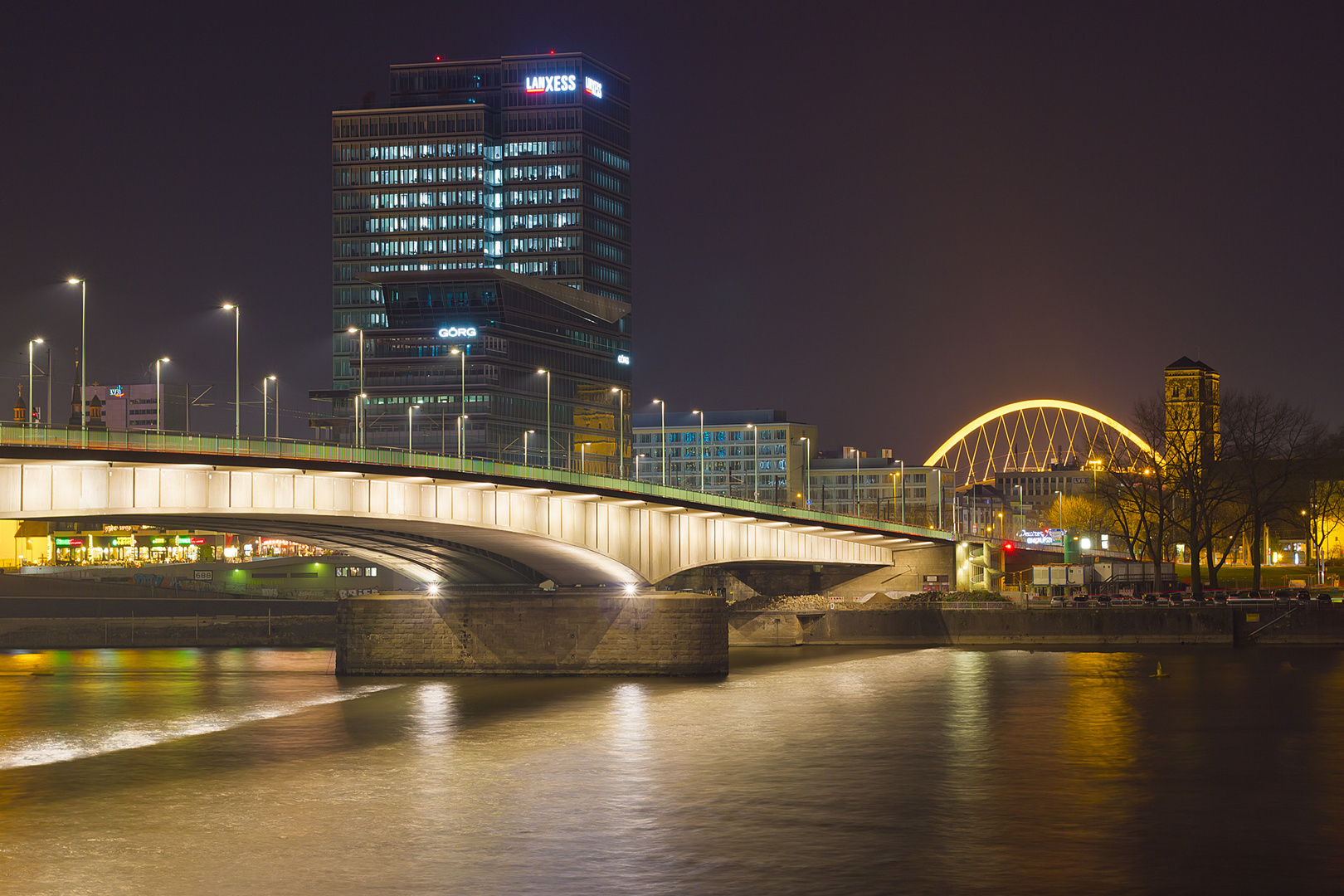 Deutzer Brücke, Lanxess-Tower und Lanxess-Arena