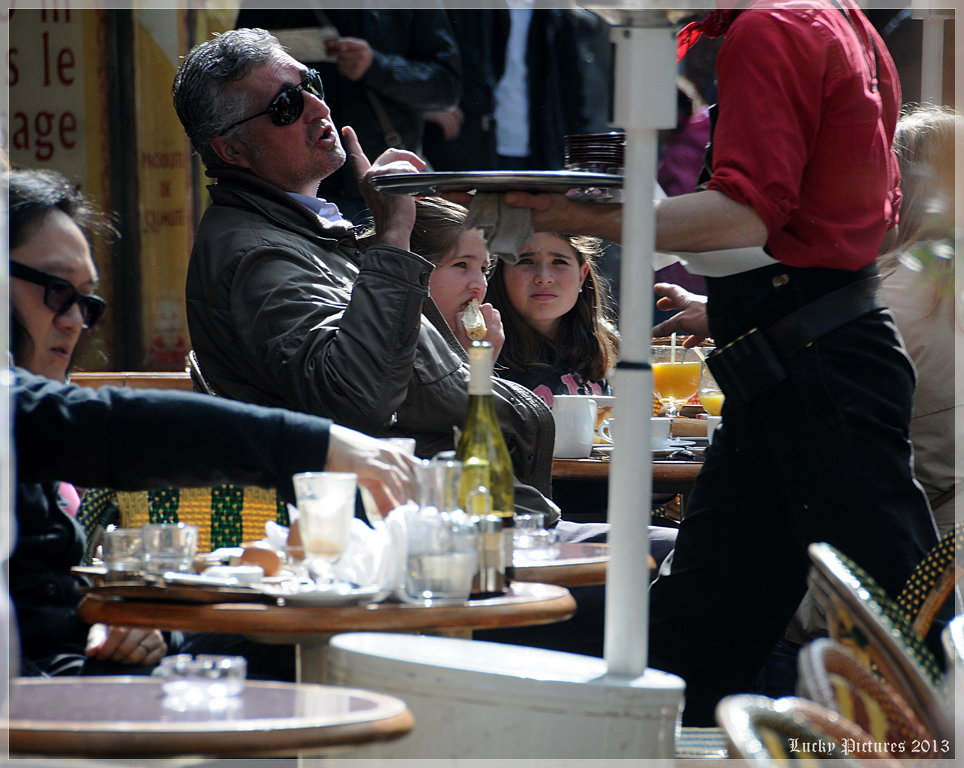 deux cafe s'il vous plait - Visages de Paris (16/2013)