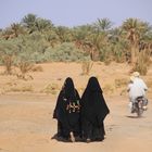 Deux femmes et la moto