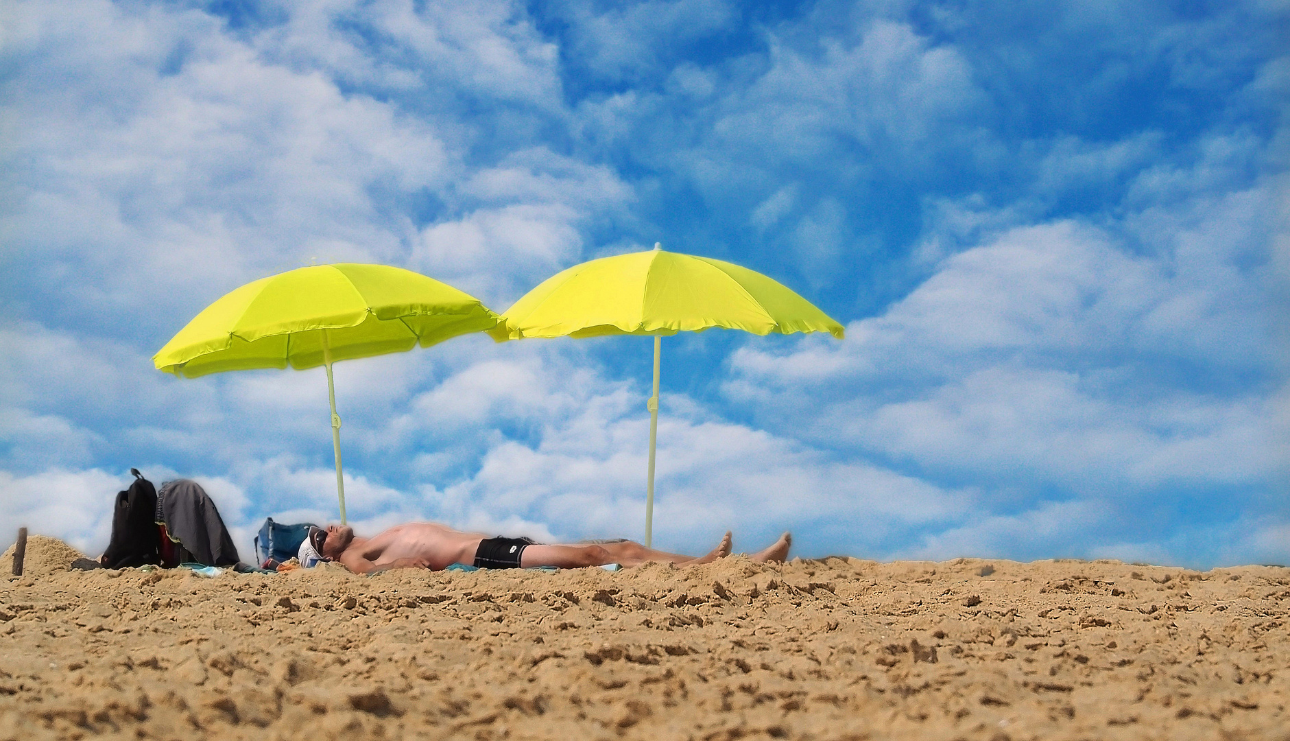 Deux parasols…et rester au soleil !