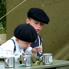 Deux petits enfants pour le 6 juin