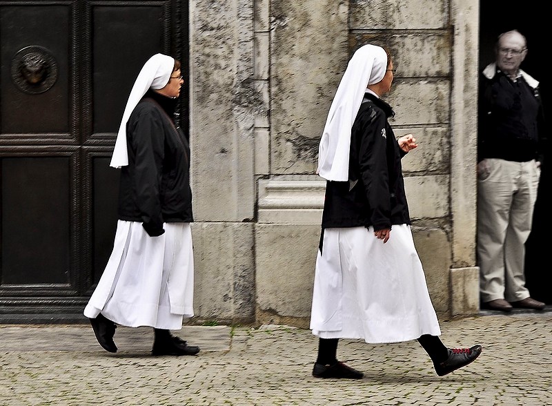 Deux soeurs pour un Père?