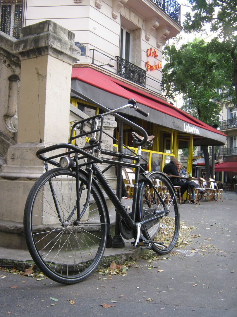 Devant chez "Françis la butte " rue du Mont Cenis