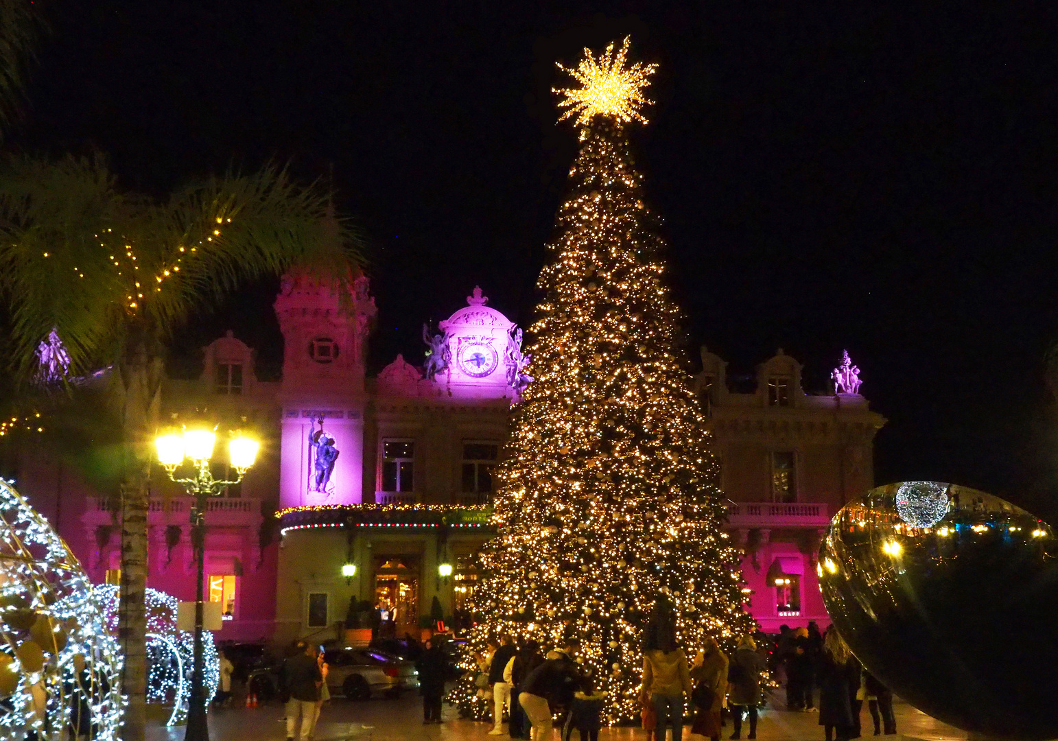 Devant le Casino de Monte-Carlo