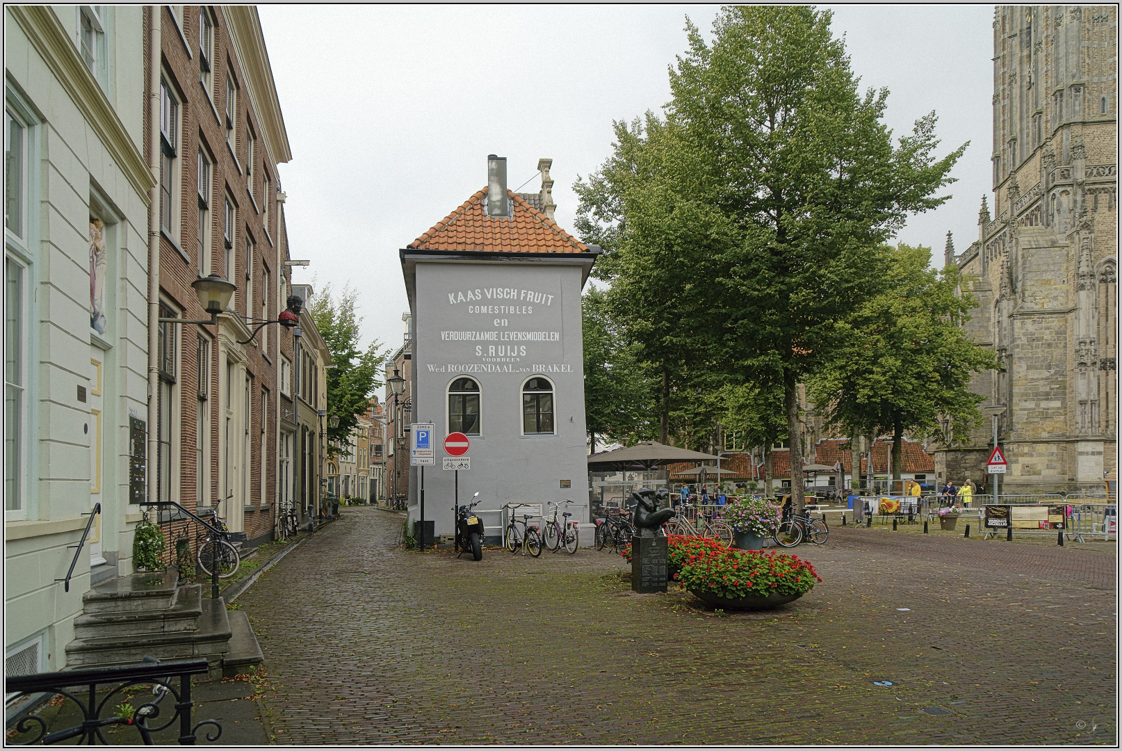 Deventer, Grote Kerkhof 1