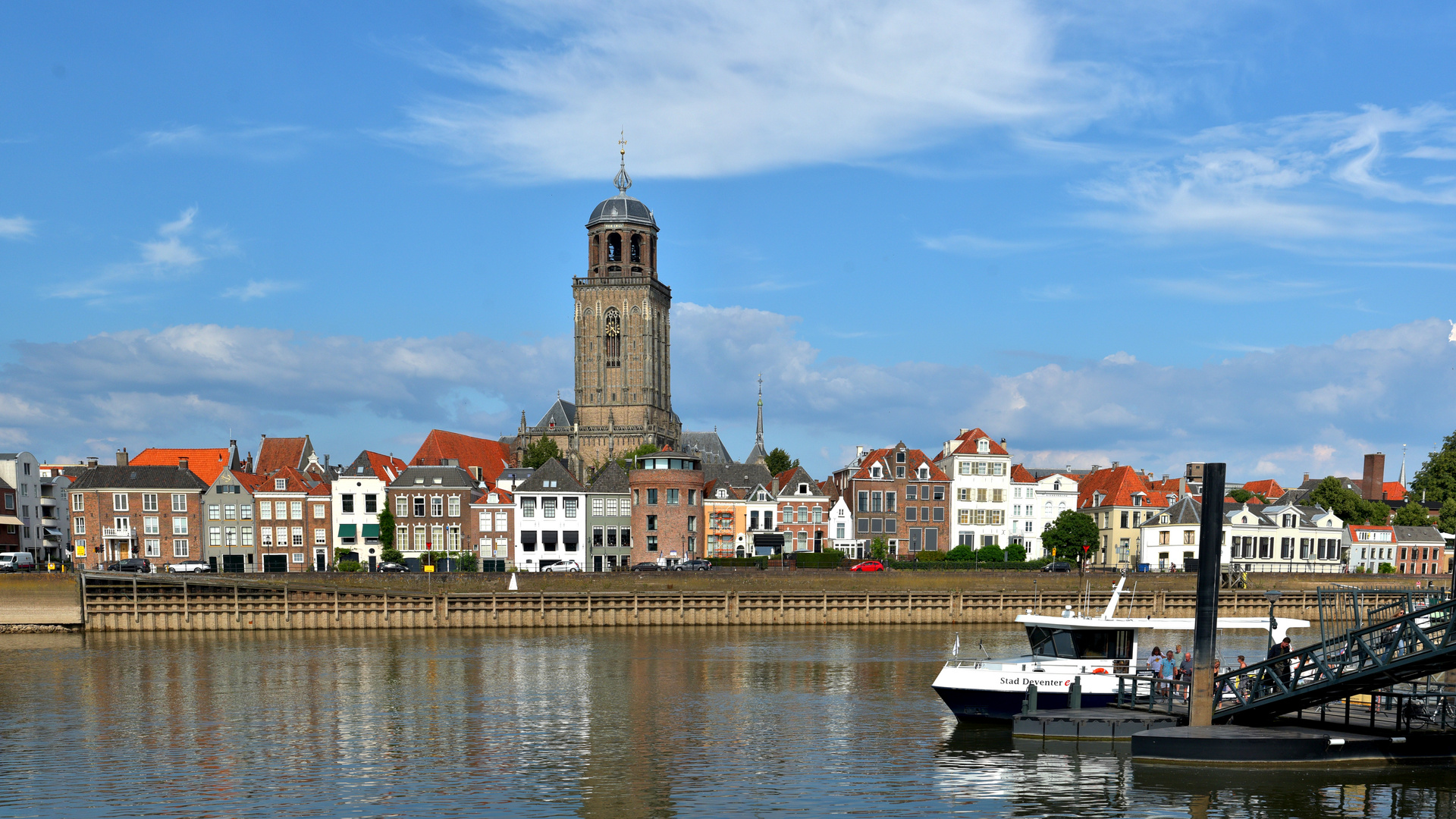 Deventer Stadtansicht mit Lebuinuskirche