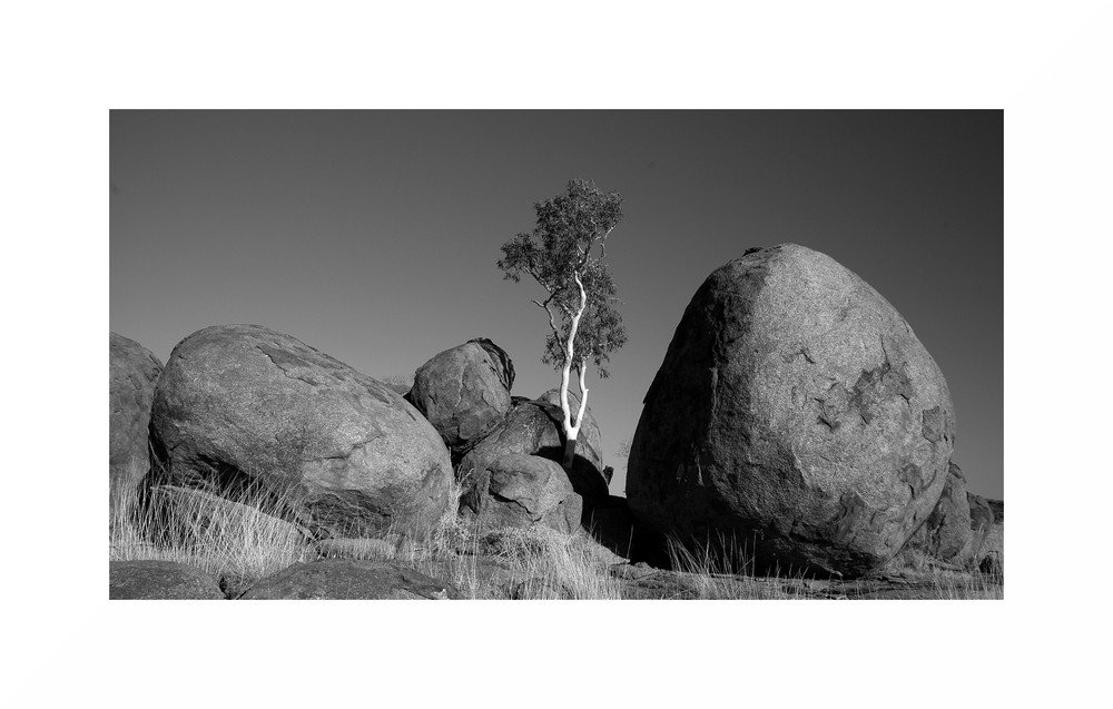 ...Devils Marbles 10 SW...