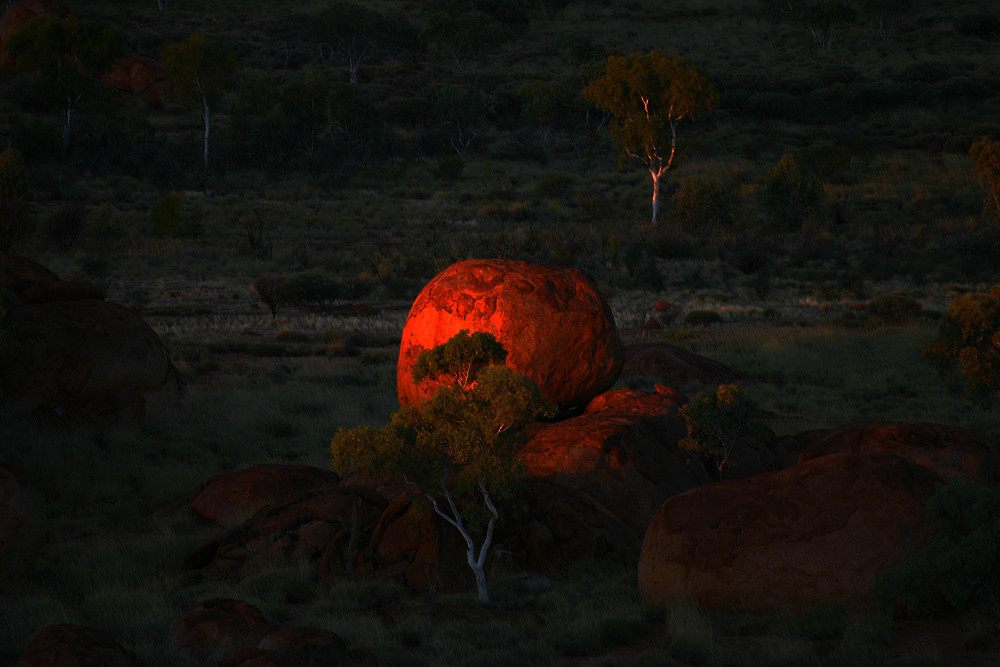 Devils Marbles bei Sonnenuntergang