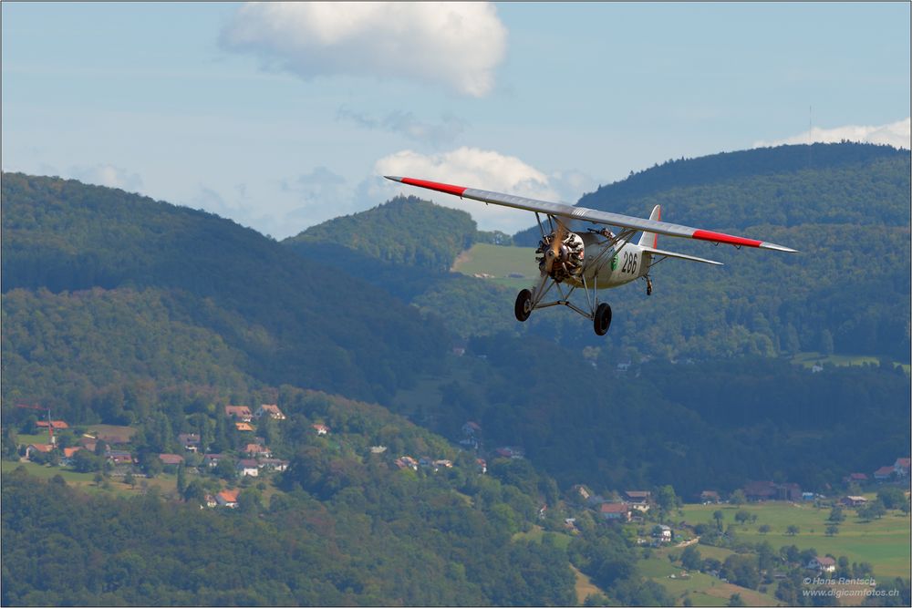 Dewotine-D26 im Anflug