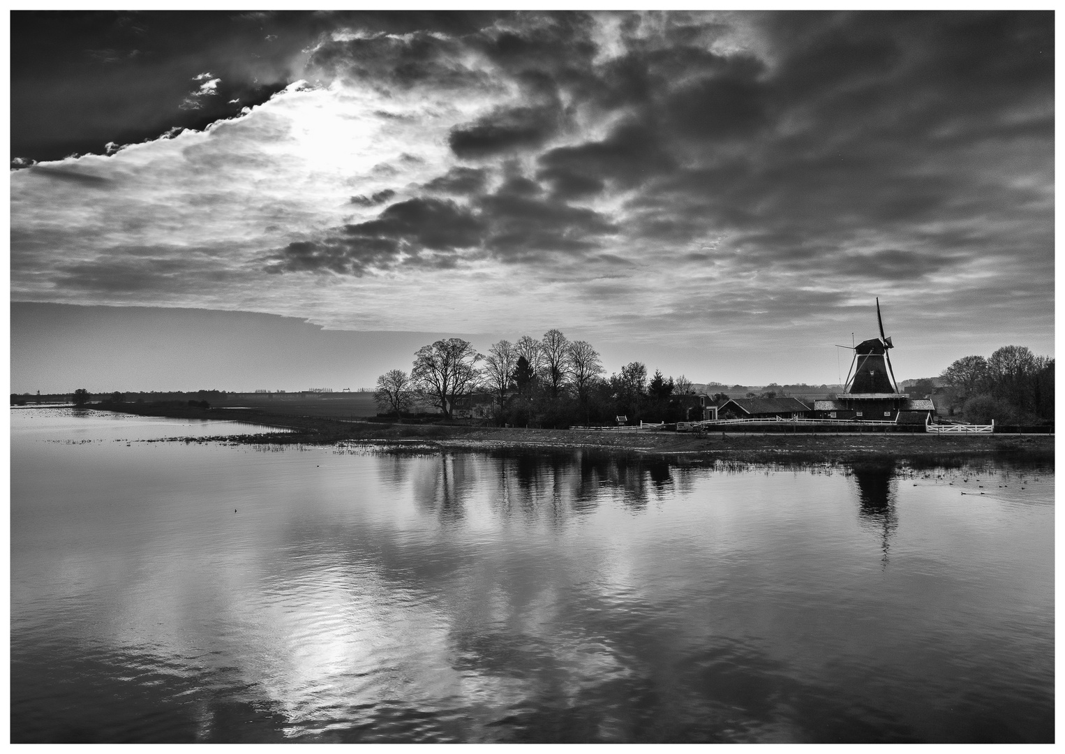 Dezember-Idylle mit Windmühle