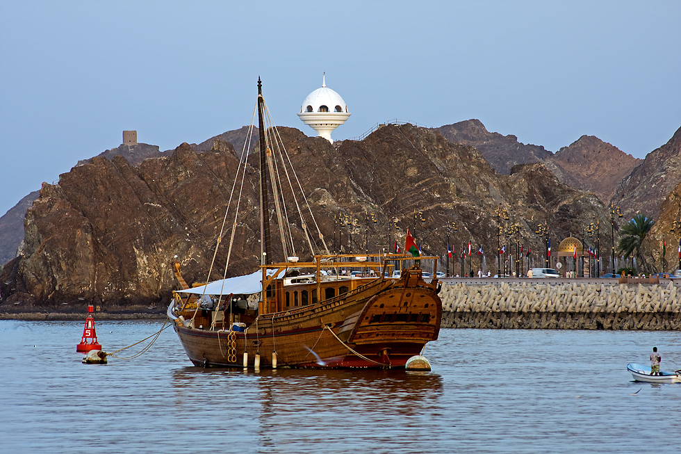 Dhau im Hafen von Muthra