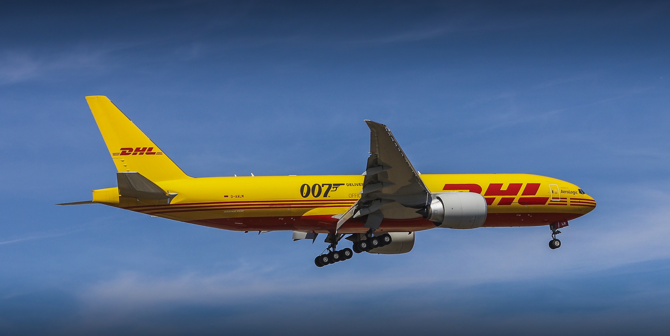 DHL - James Bond 007