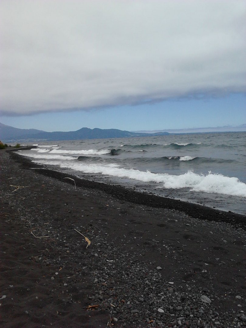 Dia nublado en Lago Llanquihue..