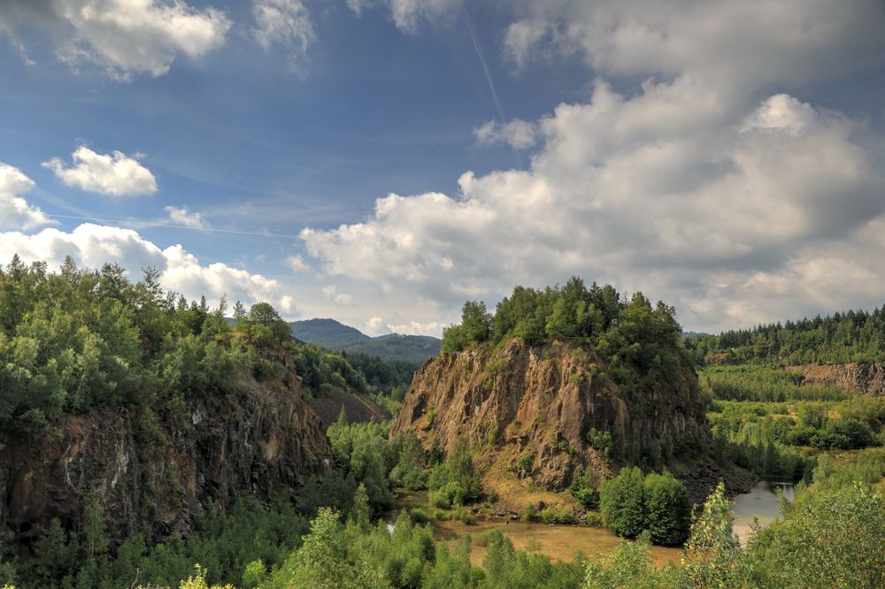 Diabas Steinbruch - der Brutfelsen 