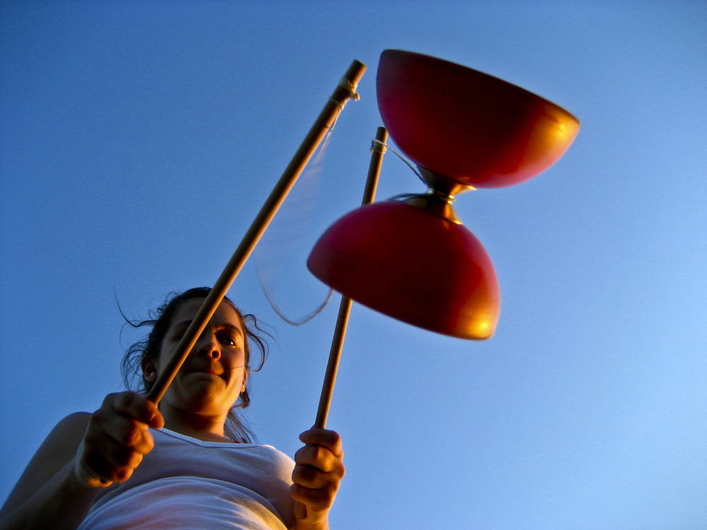 Diabolo player