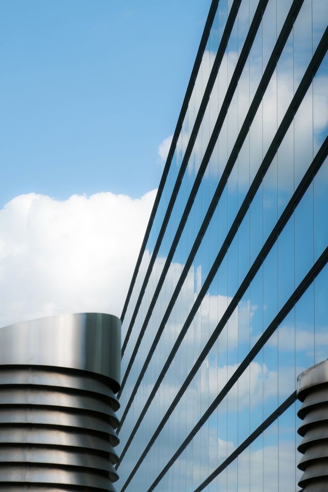 Diagonalen und Wolken