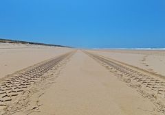 Diagonales sur la plage