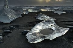 Diamanten auf schwarzen Sand