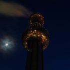 Diamantenturm mit Mond