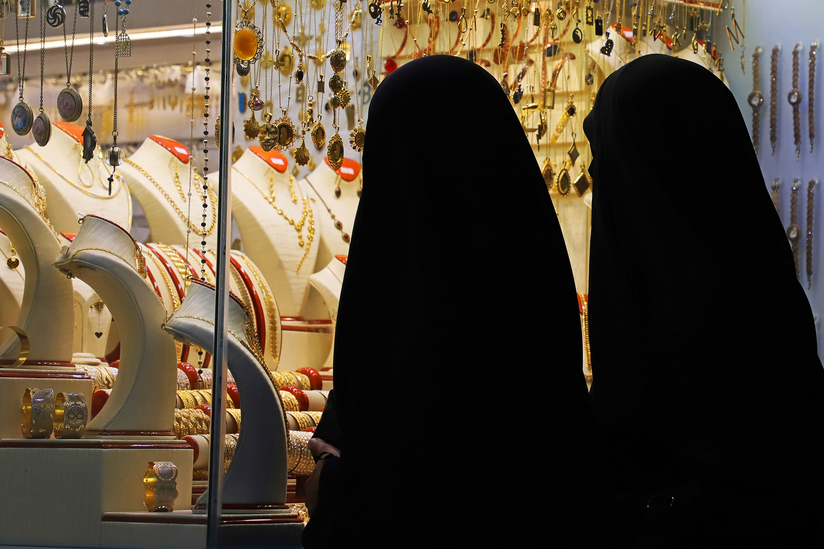 Diamonds are the girl´s best friend (Yazd, Iran)